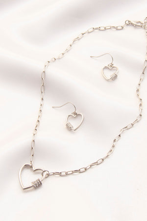 Heart Pendant Oval Link Metal Necklace
